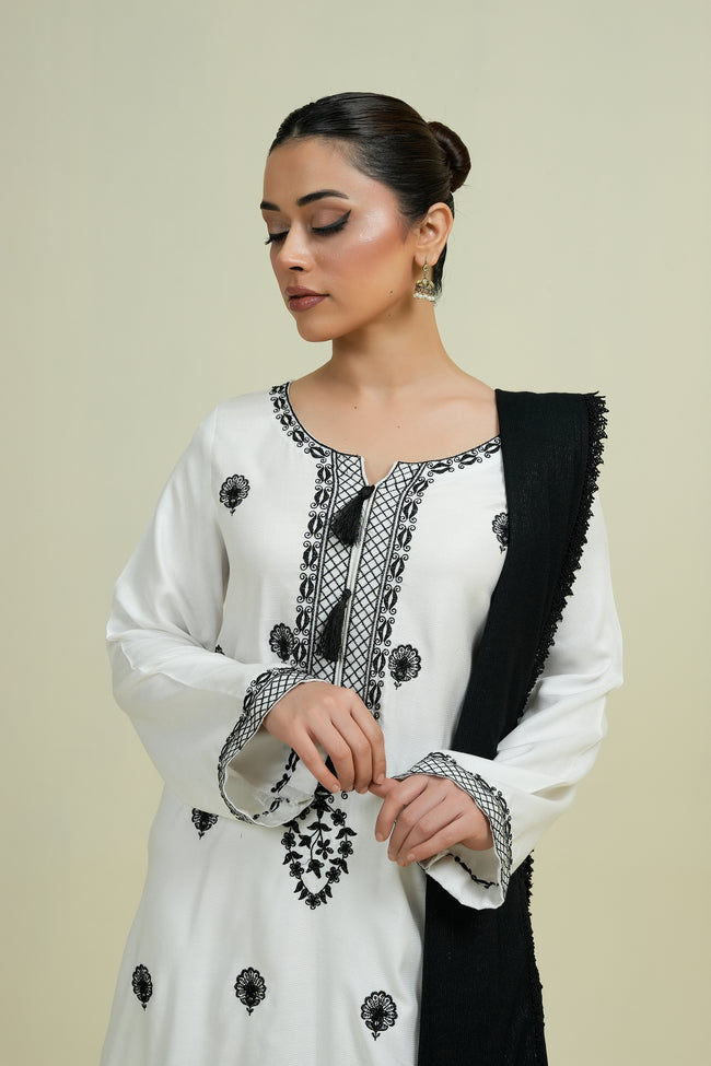 3PC-Embroidered Main Image