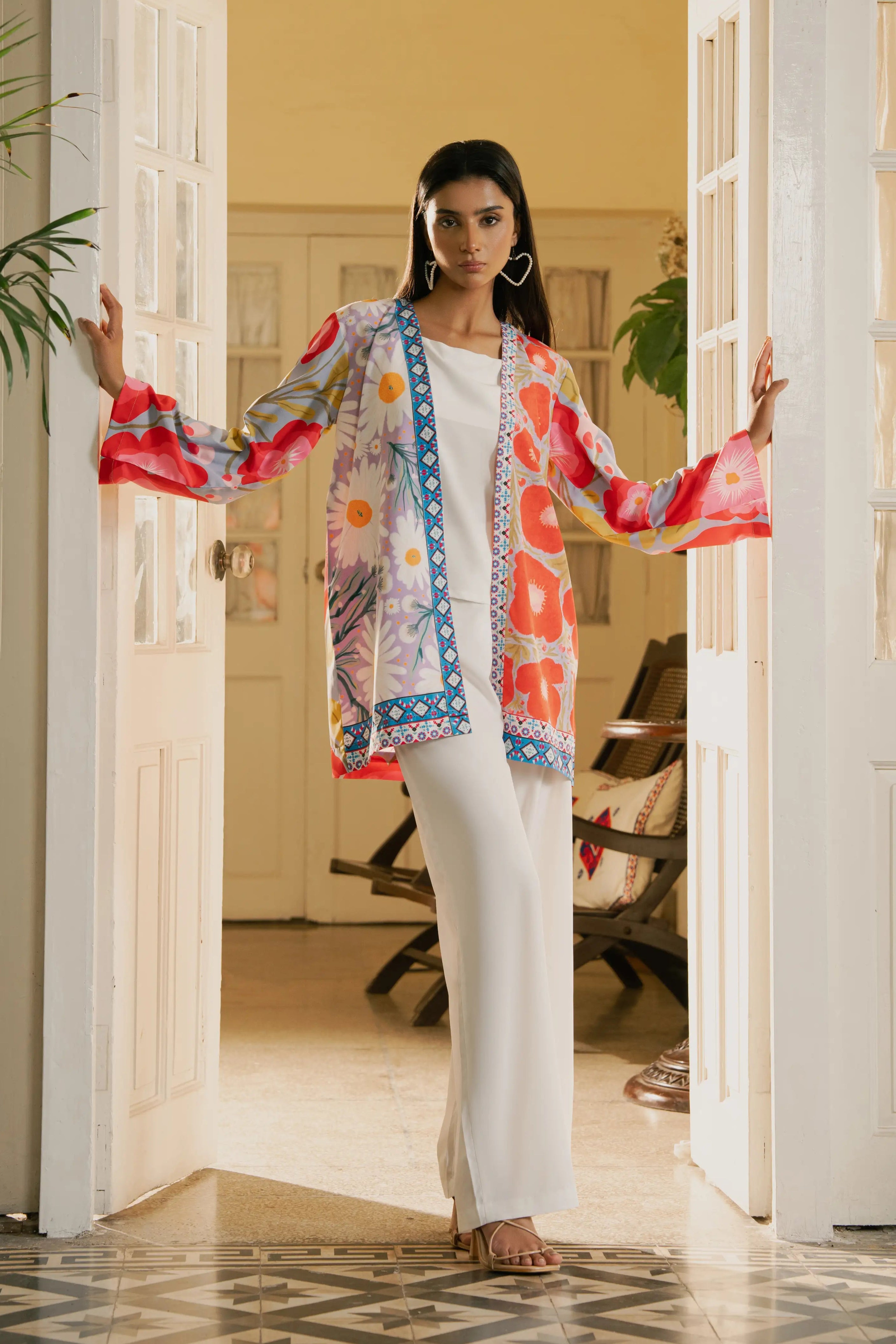 1PC-Abstract Floral Shrug